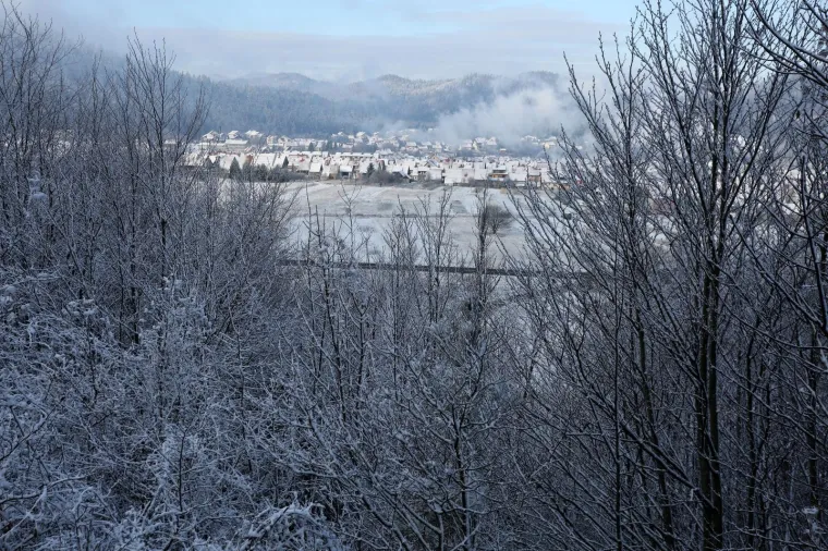 Gorski kotar zabijelio prvi ovogodi&scaron;nji snijeg: Zimske radosti mogu početi