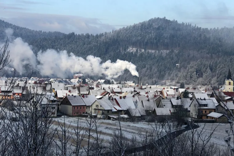 Gorski kotar zabijelio prvi ovogodi&scaron;nji snijeg: Zimske radosti mogu početi