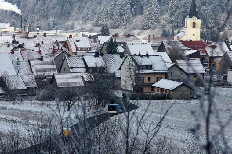 Gorski kotar zabijelio prvi ovogodi&scaron;nji snijeg: Zimske radosti mogu početi