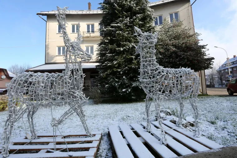 Gorski kotar zabijelio prvi ovogodi&scaron;nji snijeg: Zimske radosti mogu početi