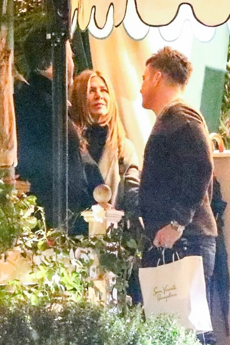 POLJUBAC I ZAGRLJAJ NAKON VEČERE: Holivudska glumica nakon niza neuspjelih veza ponovno ljubi?