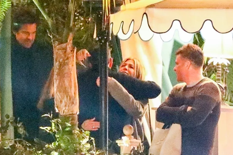 POLJUBAC I ZAGRLJAJ NAKON VEČERE: Holivudska glumica nakon niza neuspjelih veza ponovno ljubi?