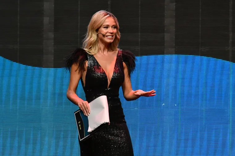 LIJEPA VODITELJICA ZABLISTALA NA GALA VEČERI: Ronaldo je trebao biti zvijezda večeri, ali pokraj nje nije imao &scaron;anse