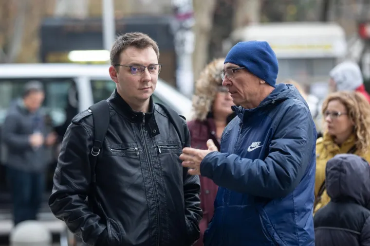 Prosvjed roditelja njegovatelja ispred Ministarstva: 'Vi na&scaron;e plaće tro&scaron;ite na domjenke!'