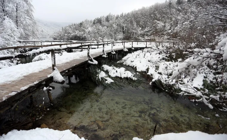Čarolija na Plitvičkim jezerima: Fascinantna ljepota pod bijelim pokrivačem