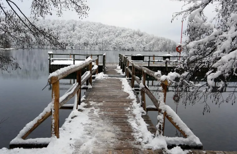 Čarolija na Plitvičkim jezerima: Fascinantna ljepota pod bijelim pokrivačem