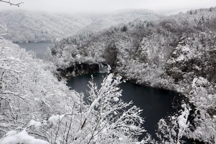 Čarolija na Plitvičkim jezerima: Fascinantna ljepota pod bijelim pokrivačem
