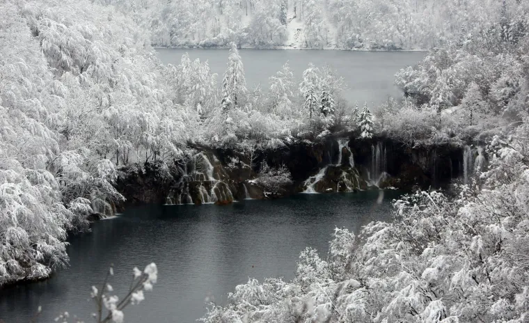 Čarolija na Plitvičkim jezerima: Fascinantna ljepota pod bijelim pokrivačem