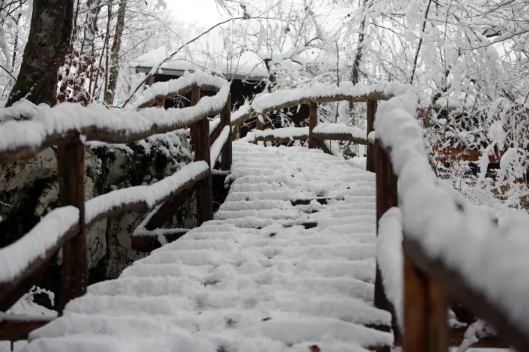 Čarolija na Plitvičkim jezerima: Fascinantna ljepota pod bijelim pokrivačem