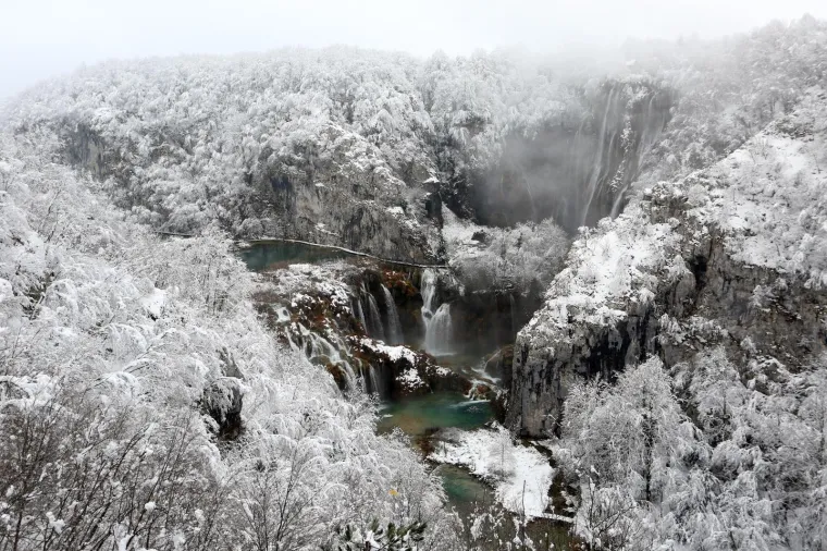 Čarolija na Plitvičkim jezerima: Fascinantna ljepota pod bijelim pokrivačem