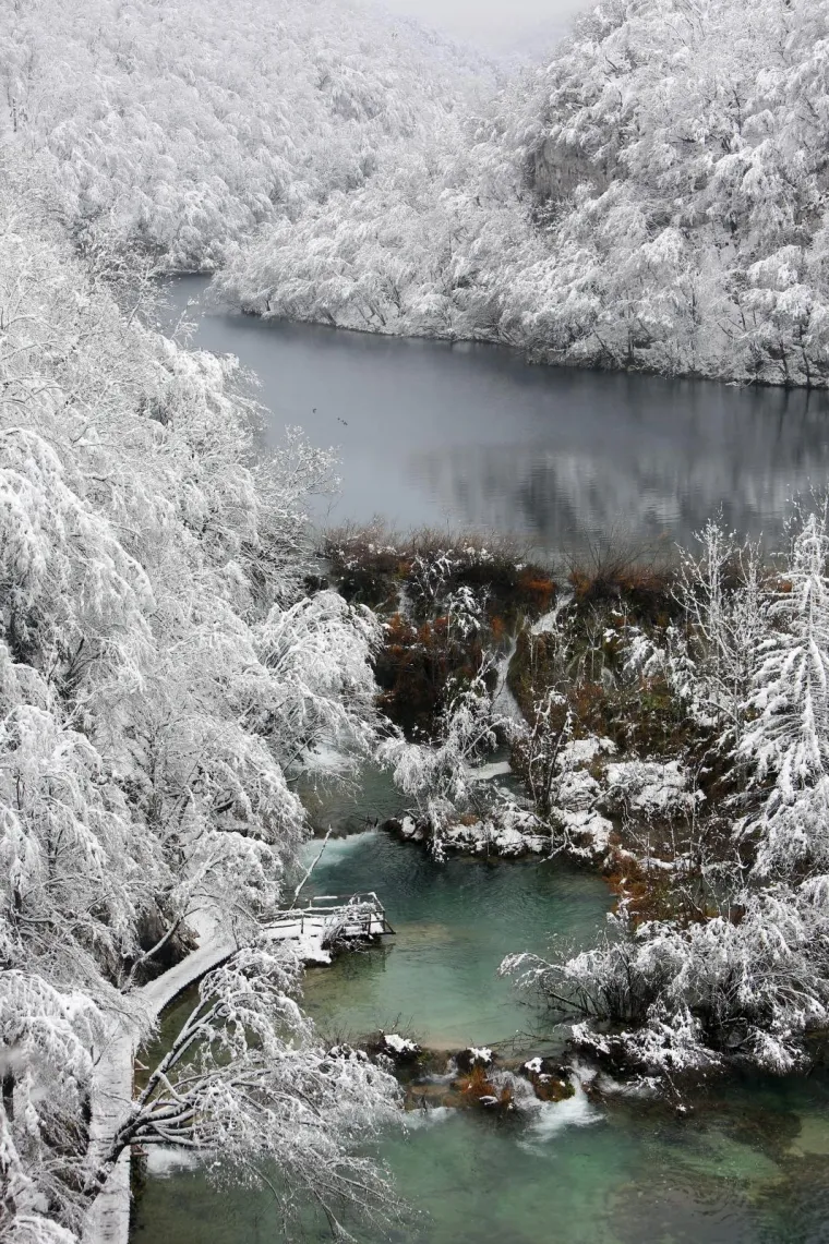Čarolija na Plitvičkim jezerima: Fascinantna ljepota pod bijelim pokrivačem