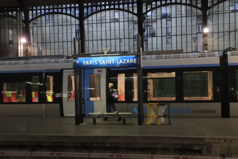 Francuska paralizirana općim &scaron;trajkom: Ne voze avioni, vlakovi, metro, zatvoren Eiffelov toranj