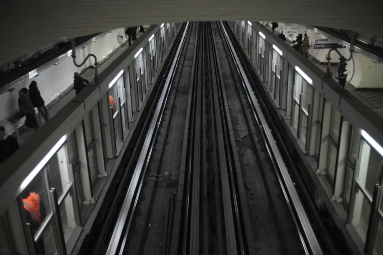 Francuska paralizirana općim &scaron;trajkom: Ne voze avioni, vlakovi, metro, zatvoren Eiffelov toranj