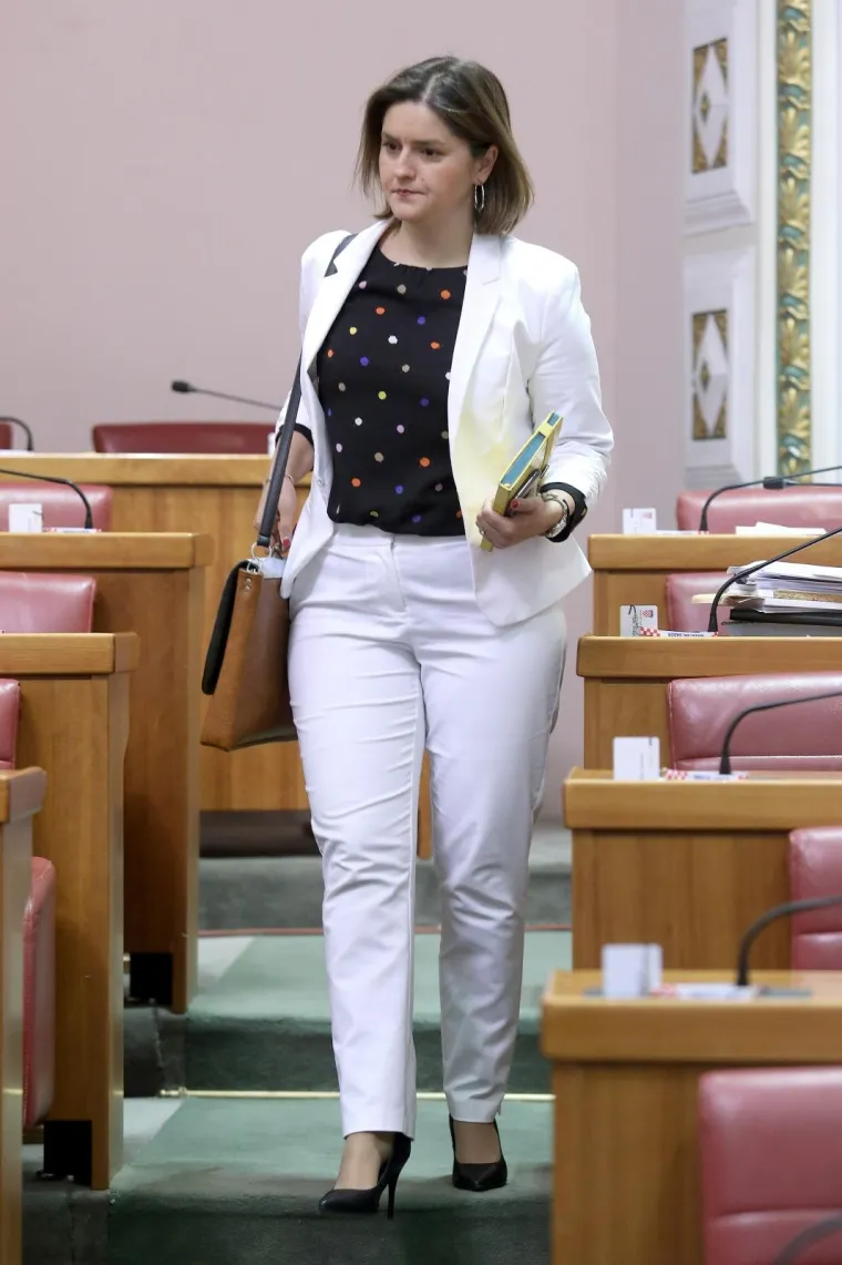 Sve oči bile su uprte u Bandićevu zastupnicu: Odjevna kombinacija koja ne može proći nezapaženo