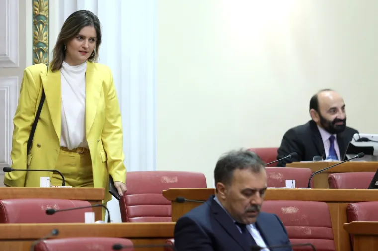 Sve oči bile su uprte u Bandićevu zastupnicu: Odjevna kombinacija koja ne može proći nezapaženo