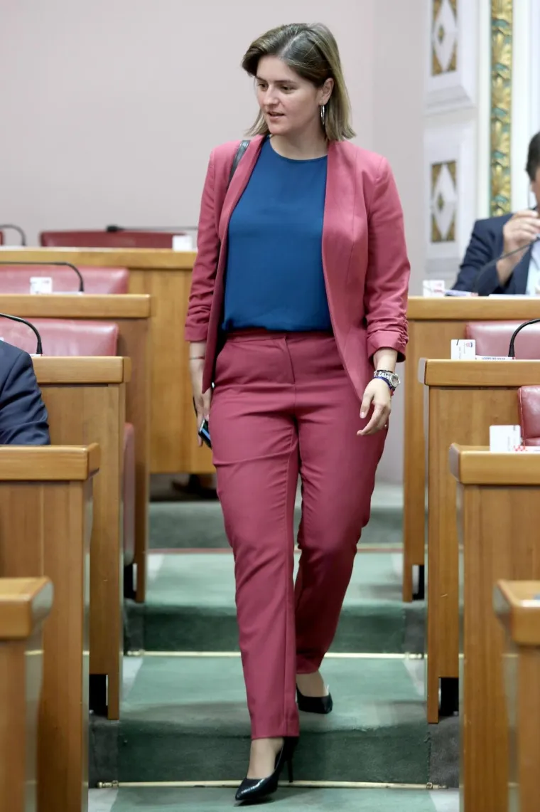 Sve oči bile su uprte u Bandićevu zastupnicu: Odjevna kombinacija koja ne može proći nezapaženo