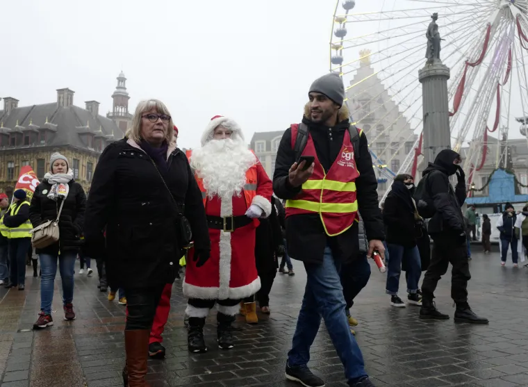 Francusku paralizirao &scaron;trajk, na prosvjedima gotovo milijun ljudi: 'Vlada će popustiti prije nas'