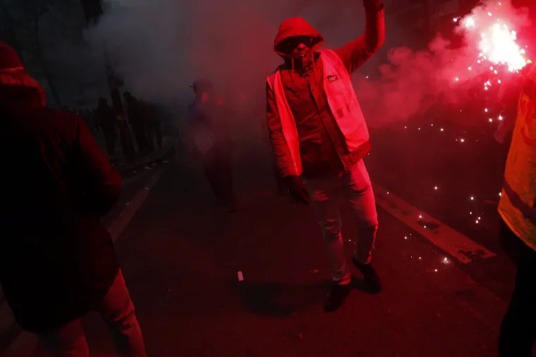 Francusku paralizirao &scaron;trajk, na prosvjedima gotovo milijun ljudi: 'Vlada će popustiti prije nas'