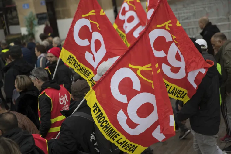 Francusku paralizirao &scaron;trajk, na prosvjedima gotovo milijun ljudi: 'Vlada će popustiti prije nas'