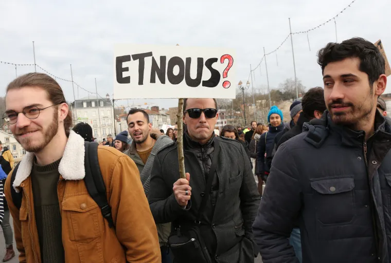 Francusku paralizirao &scaron;trajk, na prosvjedima gotovo milijun ljudi: 'Vlada će popustiti prije nas'