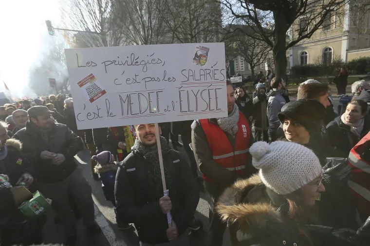 Francusku paralizirao &scaron;trajk, na prosvjedima gotovo milijun ljudi: 'Vlada će popustiti prije nas'