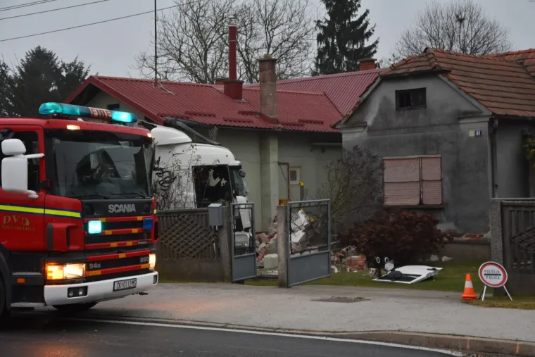 Stravična nesreća u Međimurju: Kamionom se zabio u kuću i poginuo