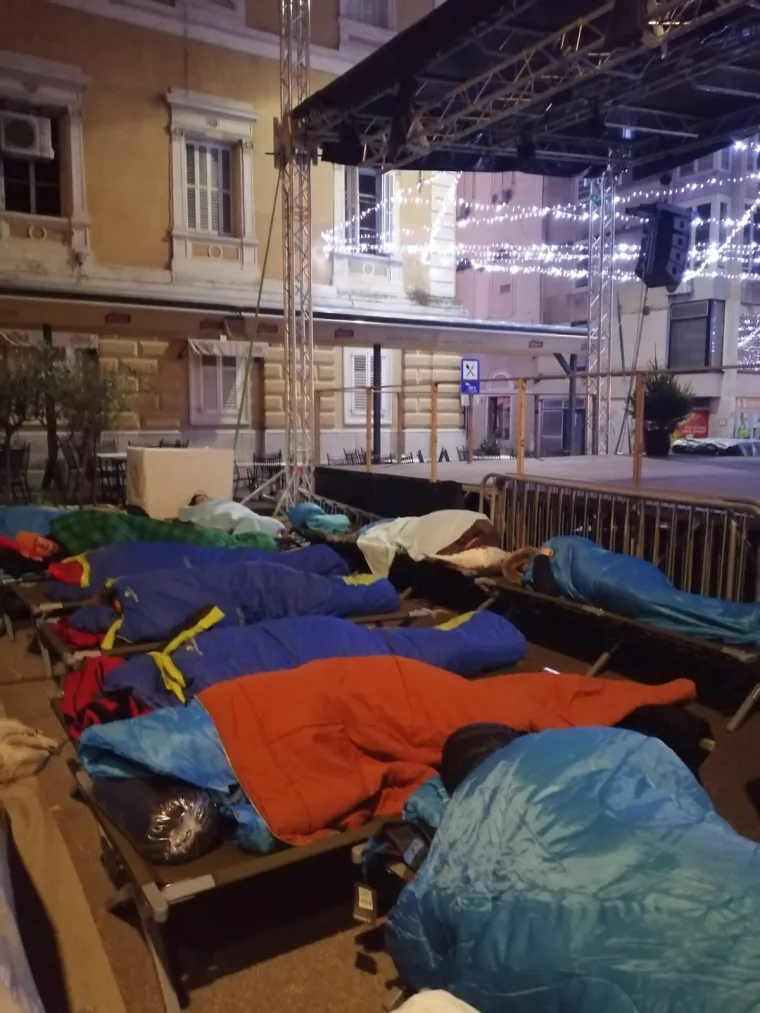 Riječani se jedini u Hrvatskoj pridružili velikoj svjetskoj akciji: Spavali su pod vedrim nebom
