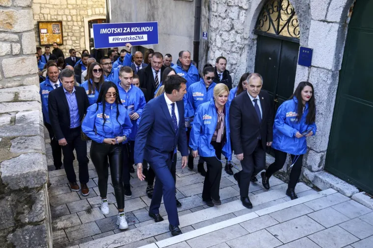 Grabar Kitarović odu&scaron;evila Imoćane: Pljeskali joj u crkvi, zaustavljali na ulici, vikali: 'Svi za Kolindu'