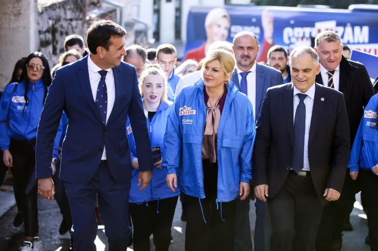 Grabar Kitarović odu&scaron;evila Imoćane: Pljeskali joj u crkvi, zaustavljali na ulici, vikali: 'Svi za Kolindu'