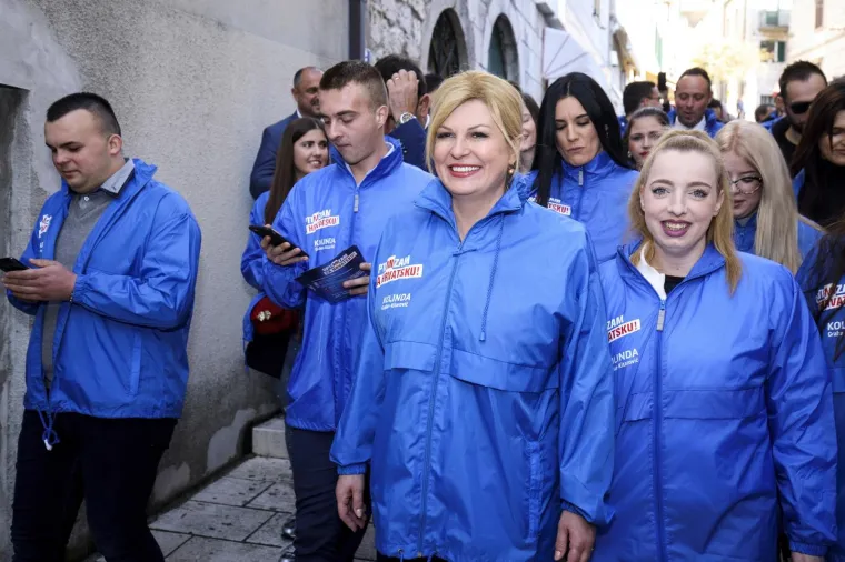 Grabar Kitarović odu&scaron;evila Imoćane: Pljeskali joj u crkvi, zaustavljali na ulici, vikali: 'Svi za Kolindu'