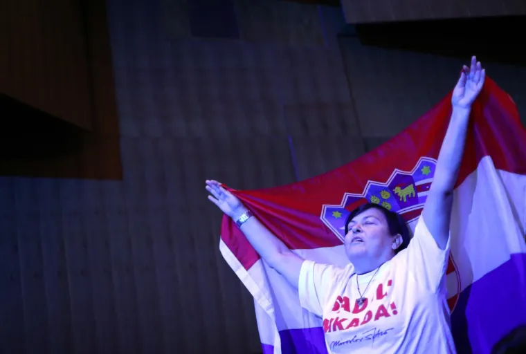 Veliki predizborni skup: Miroslava &Scaron;koru do&scaron;li podržati Mostovci, Glasović, umirovljeni general...