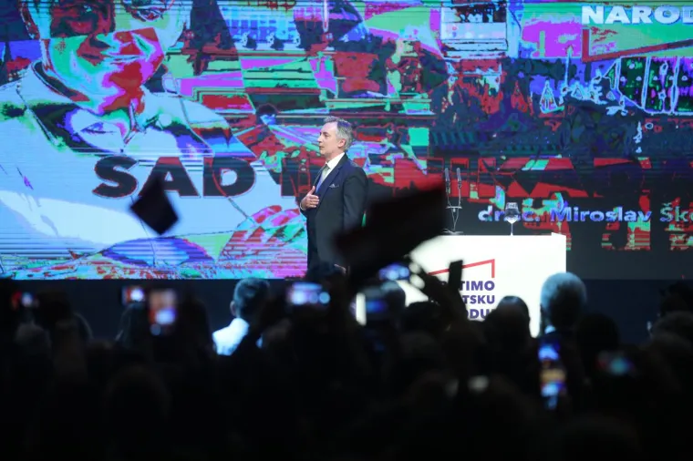 Veliki predizborni skup: Miroslava &Scaron;koru do&scaron;li podržati Mostovci, Glasović, umirovljeni general...