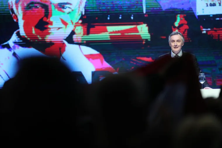 Veliki predizborni skup: Miroslava &Scaron;koru do&scaron;li podržati Mostovci, Glasović, umirovljeni general...