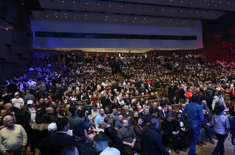 Veliki predizborni skup: Miroslava &Scaron;koru do&scaron;li podržati Mostovci, Glasović, umirovljeni general...