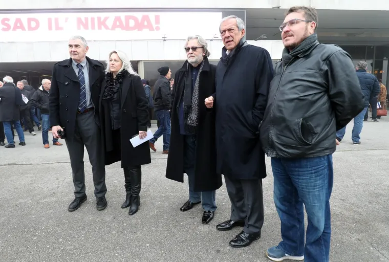 Veliki predizborni skup: Miroslava &Scaron;koru do&scaron;li podržati Mostovci, Glasović, umirovljeni general...