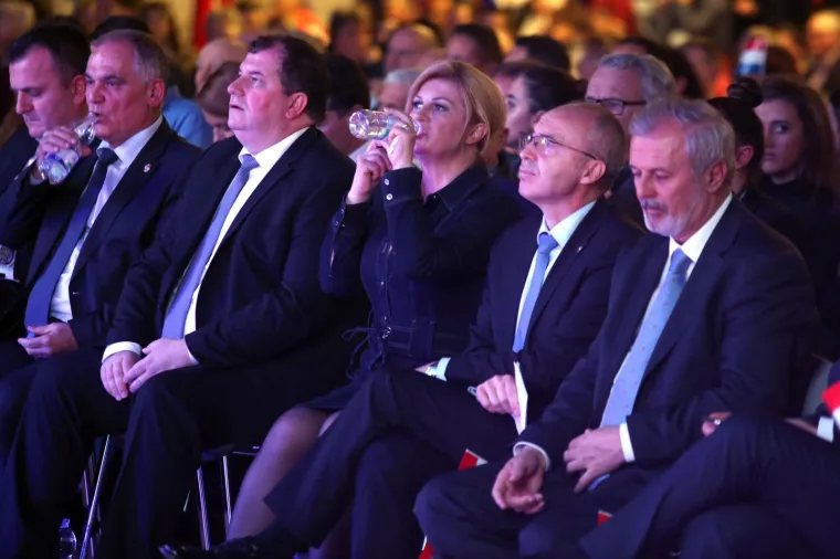 Predsjednica poručila u Splitu: 'Dabogda svi hrvatski političari bili korumpirani kao ja'