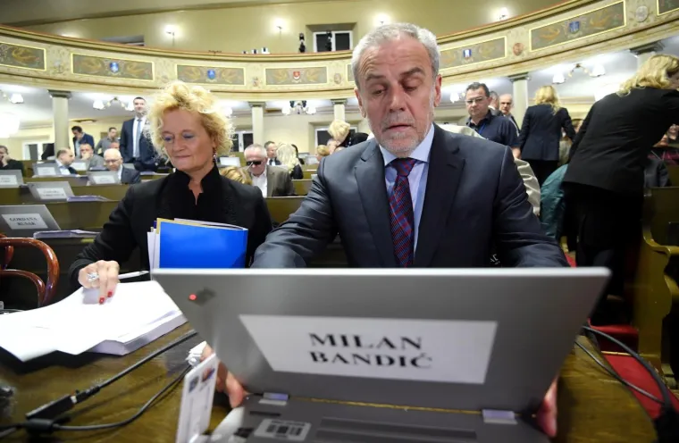 Nađ prozvala Bandića zbog adventskih kućica, on joj poručio: 'Ako vam se Advent ne sviđa, skočite u Savu'