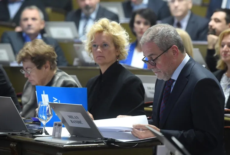 Nađ prozvala Bandića zbog adventskih kućica, on joj poručio: 'Ako vam se Advent ne sviđa, skočite u Savu'