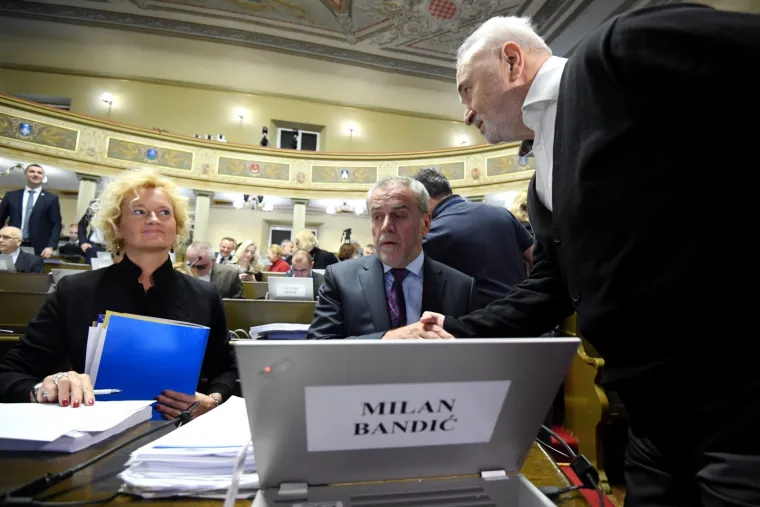 Nađ prozvala Bandića zbog adventskih kućica, on joj poručio: 'Ako vam se Advent ne sviđa, skočite u Savu'