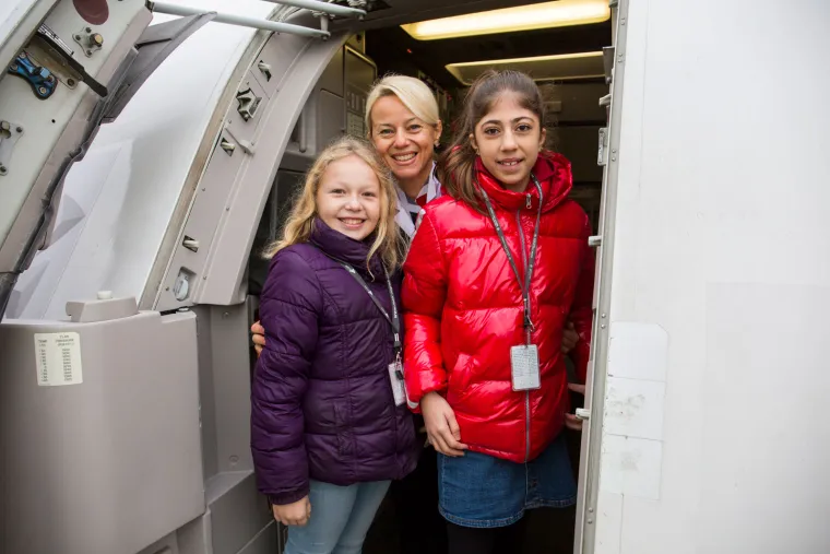 Postali piloti na jedan dan: Učenici u kabini aviona Airbus 319