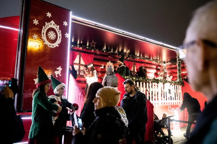 Božić je stigao! Najpopularniji crveni kamion obilazi hrvatske gradove - Jeste li ga uočili?