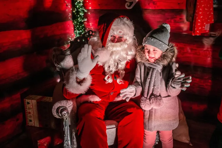 Božić je stigao! Najpopularniji crveni kamion obilazi hrvatske gradove - Jeste li ga uočili?
