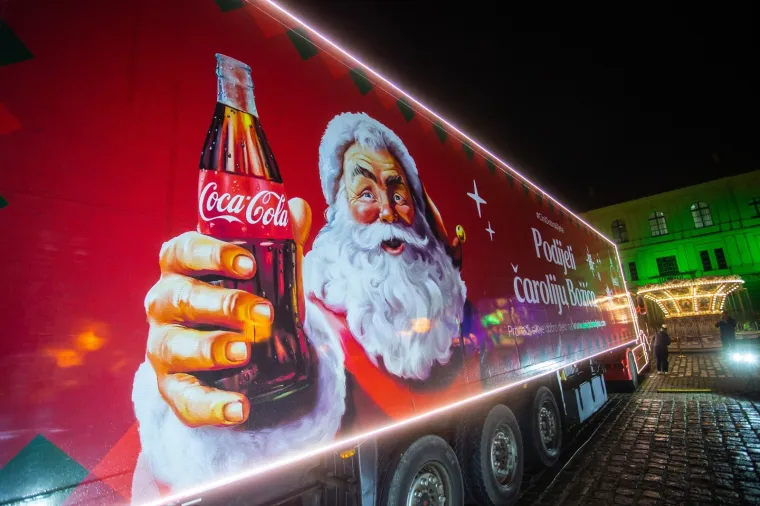 Božić je stigao! Najpopularniji crveni kamion obilazi hrvatske gradove - Jeste li ga uočili?