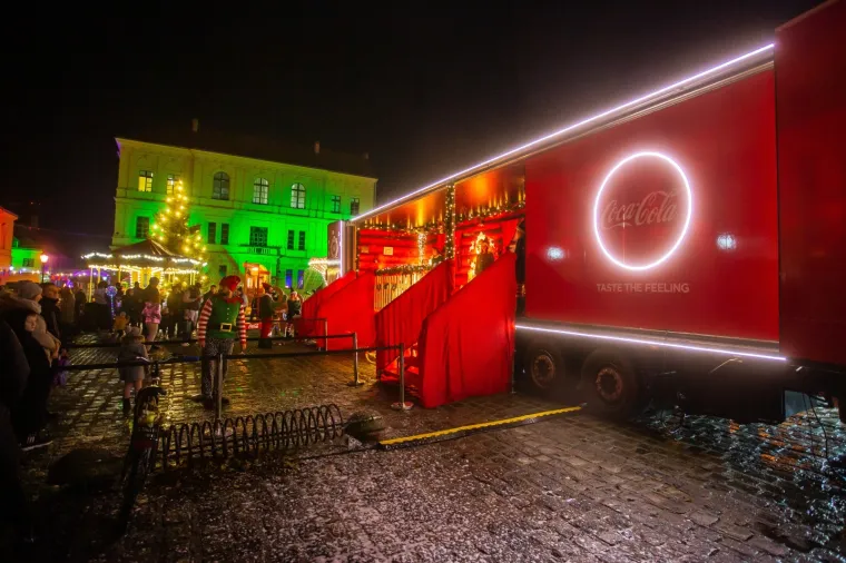 Božić je stigao! Najpopularniji crveni kamion obilazi hrvatske gradove - Jeste li ga uočili?