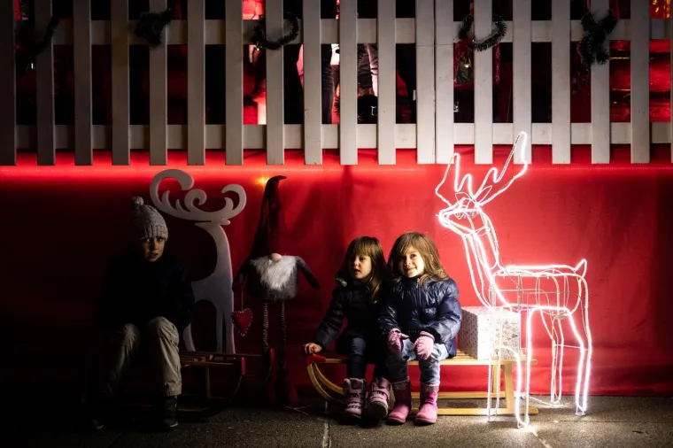 Božić je stigao! Najpopularniji crveni kamion obilazi hrvatske gradove - Jeste li ga uočili?