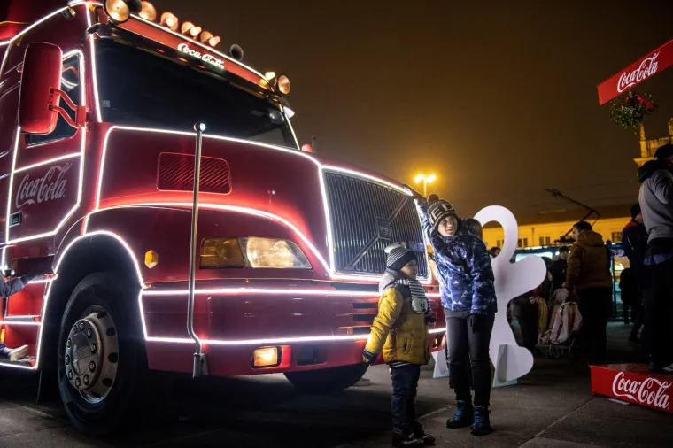 Božić je stigao! Najpopularniji crveni kamion obilazi hrvatske gradove - Jeste li ga uočili?