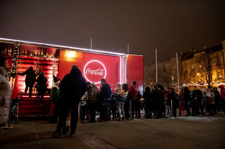 Božić je stigao! Najpopularniji crveni kamion obilazi hrvatske gradove - Jeste li ga uočili?