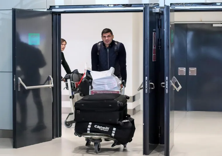 Doček &scaron;ampiona u Zagrebu! Hrgović se nije mogao odvojiti od prekrasne supruge Marinele...