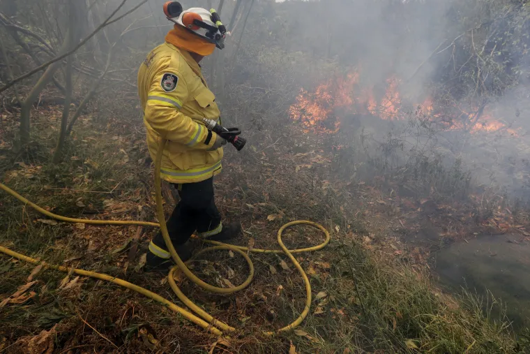 Vatrom protiv vatre: Australski vatrogasci pale pa&scaron;njake kako bi smanjili rizik od velikih požara