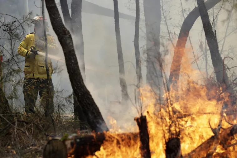 Vatrom protiv vatre: Australski vatrogasci pale pa&scaron;njake kako bi smanjili rizik od velikih požara